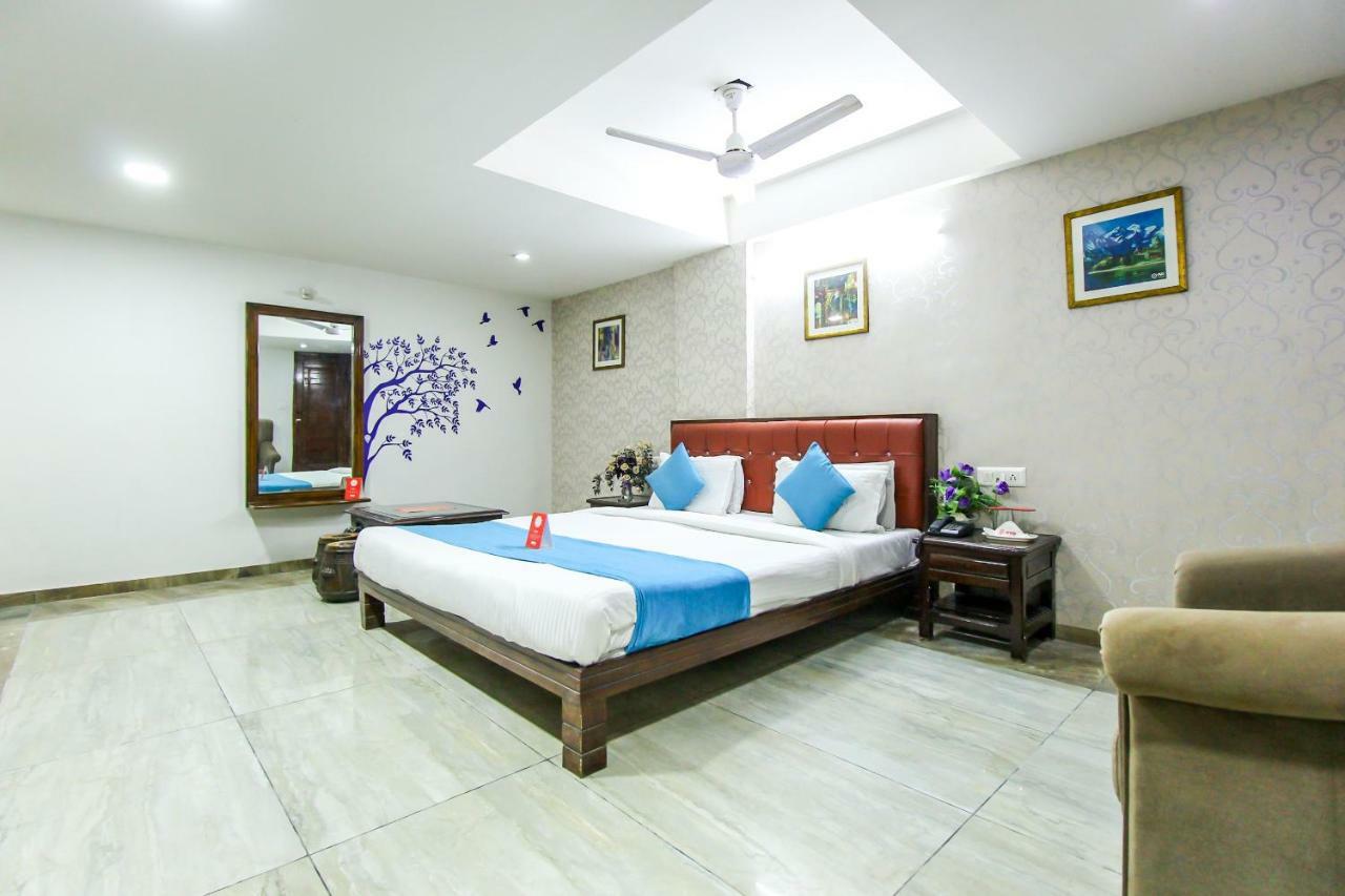 Hotel Seven Ahmedabad Buitenkant foto