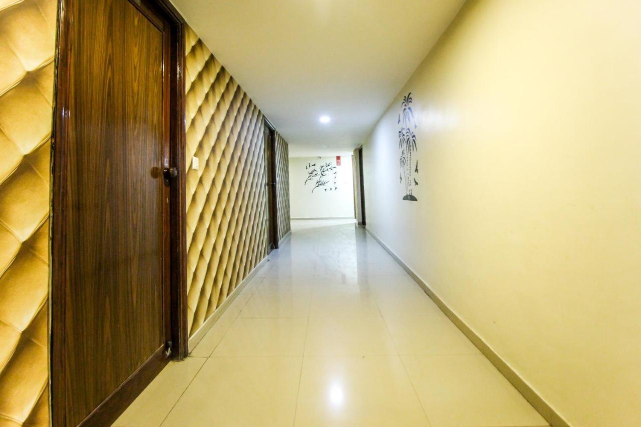 Hotel Seven Ahmedabad Buitenkant foto